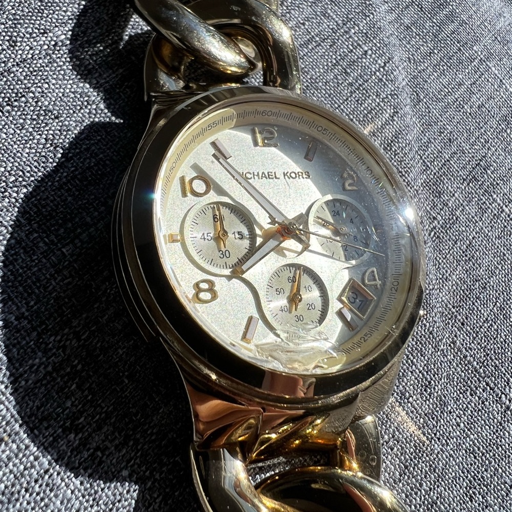 Michael Kors MK 3131 Runway Watch - Picture 2 of 5